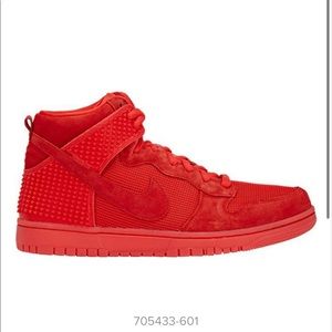 Nike dunk hi CMFT premium “red october”